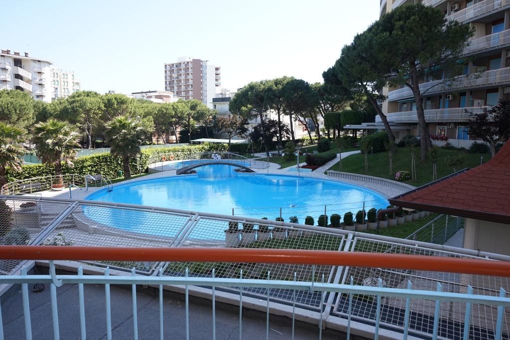 Appartamenti La Torre Lignano Sabbiadoro Eksteriør bilde