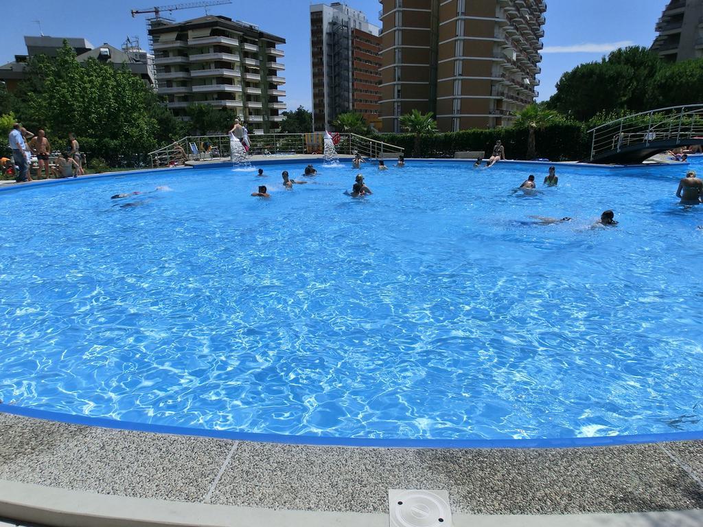 Appartamenti La Torre Lignano Sabbiadoro Eksteriør bilde