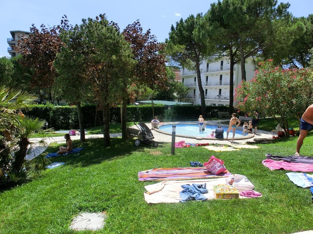Appartamenti La Torre Lignano Sabbiadoro Eksteriør bilde