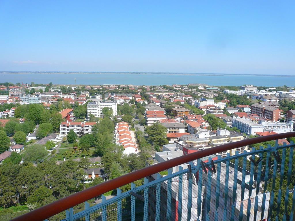 Appartamenti La Torre Lignano Sabbiadoro Eksteriør bilde