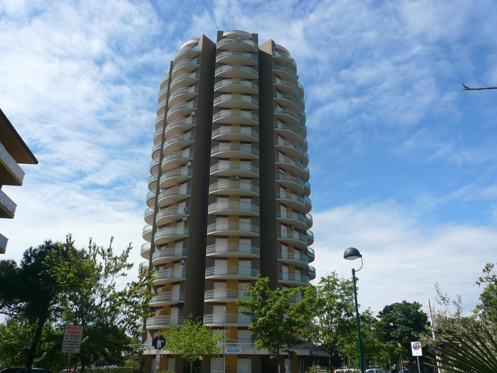 Appartamenti La Torre Lignano Sabbiadoro Eksteriør bilde
